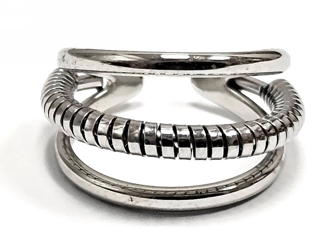 Μοντέρνο Γυναικείο Δαχτυλίδι Ασημένιο με Τριπλό Κύκλο Σχέδιο | 2422-012A