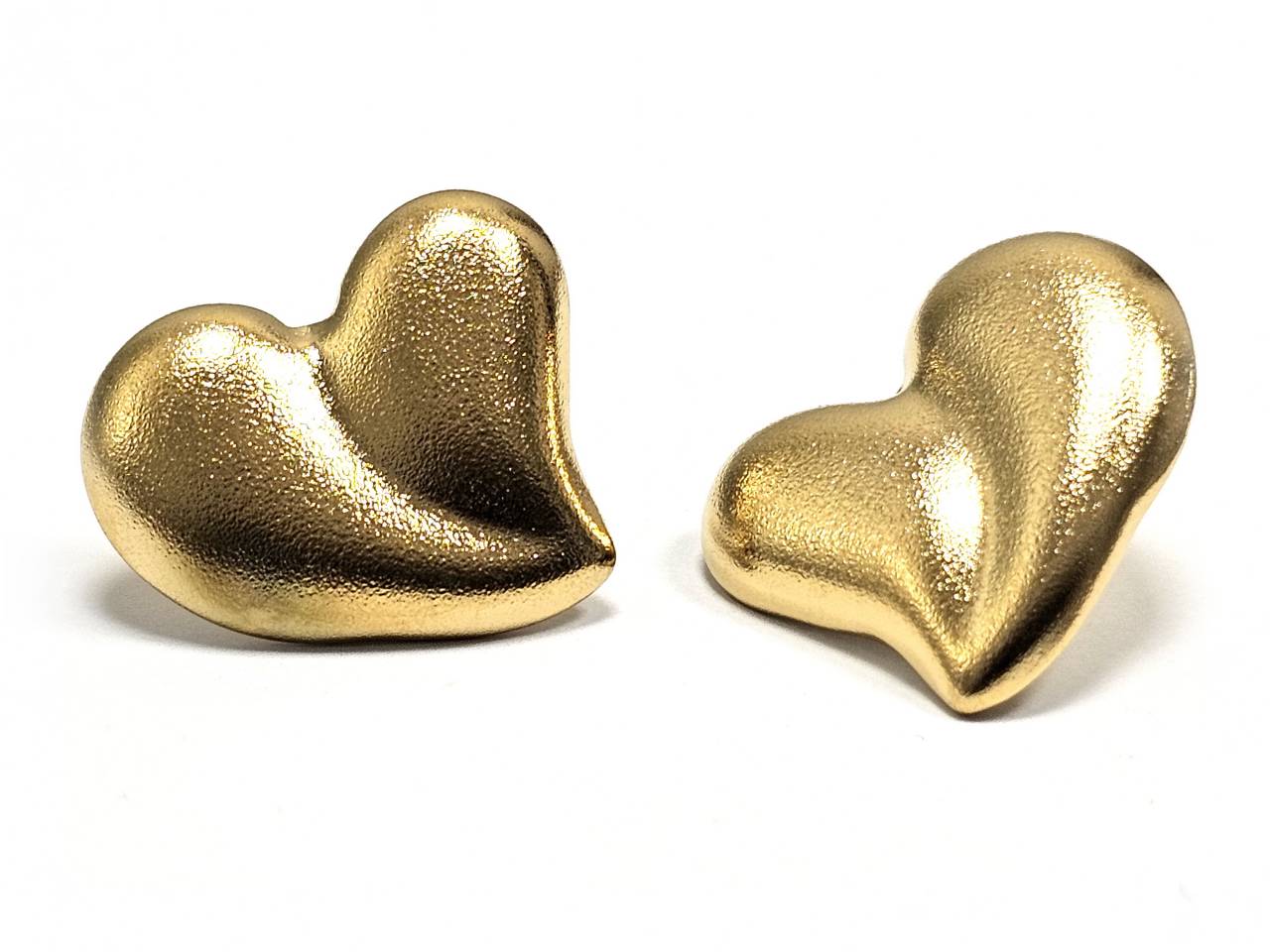 Κομψά Γυναικεία Σκουλαρίκια σε Σχήμα Καρδιάς με Χρυσαφί Λάμψη | 2422-015X