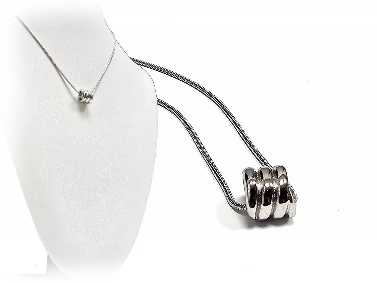 Μοντέρνο Γυναικείο Κολιέ με Γεωμετρικό Μενταγιόν Τύμπανο και Λαμπερό Ασημένιο Φινίρισμα | 2422-035A