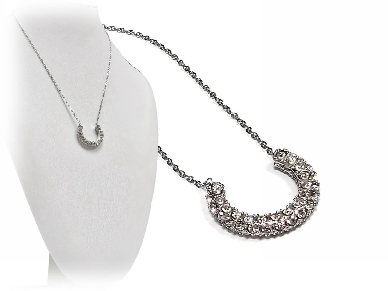 Κομψό Ημισεληνόσχημο Γυναικείο Κολιέ με Λαμπερούς Λίθους | 2422-038A