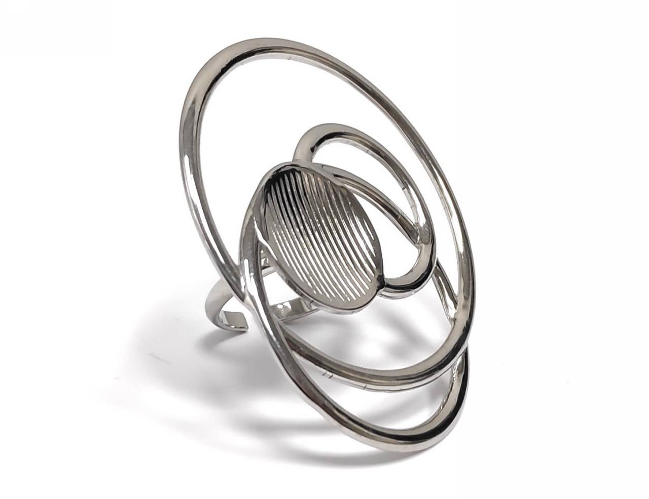 Γυναικείο Δαχτυλίδι με Μοντέρνο Σχεδιασμό και Συγκεντρικούς Κρίκους από Ατσάλι | 2412-017A