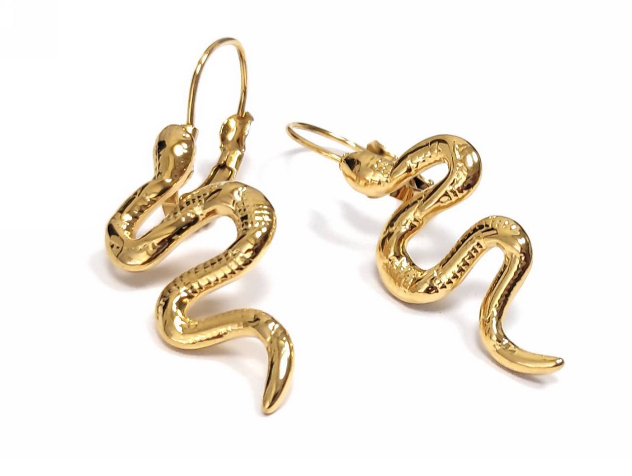 Λαμπερά Σκουλαρίκια Σχέδιο Φιδιού από Χρυσό Χρώμα Μετάλλου με Σκαλιστές Λεπτομέρειες | 2412-154X