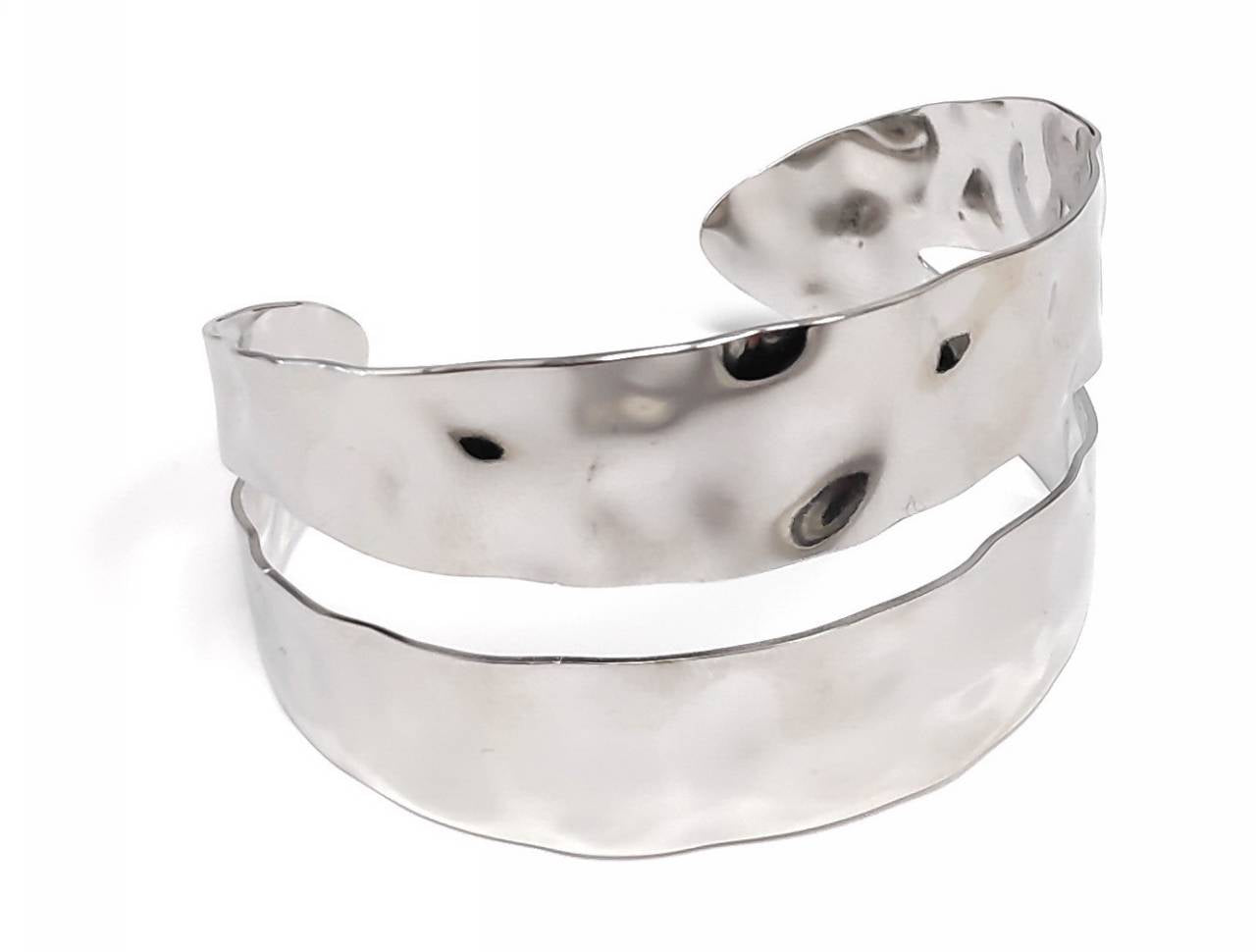 Μοντέρνο Ασημένιο Βραχιόλι με Ανοιχτή Σχεδίαση και Λαμπερό Φινίρισμα | 2412-208A