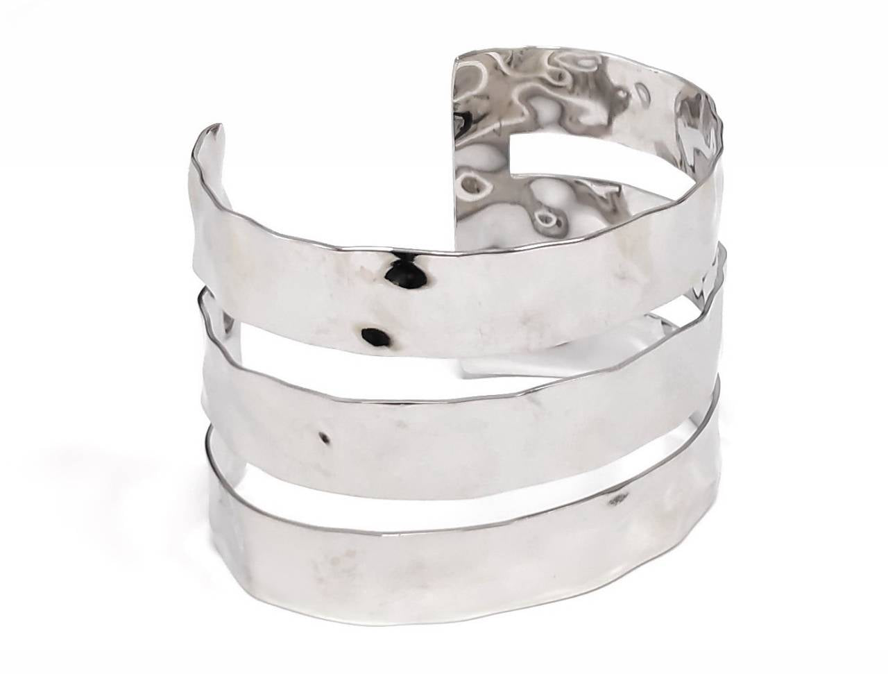 Μοντέρνο Γυναικείο Βραχιόλι Με Ασύμμετρο Κυματιστό Σχέδιο | 2412-215A