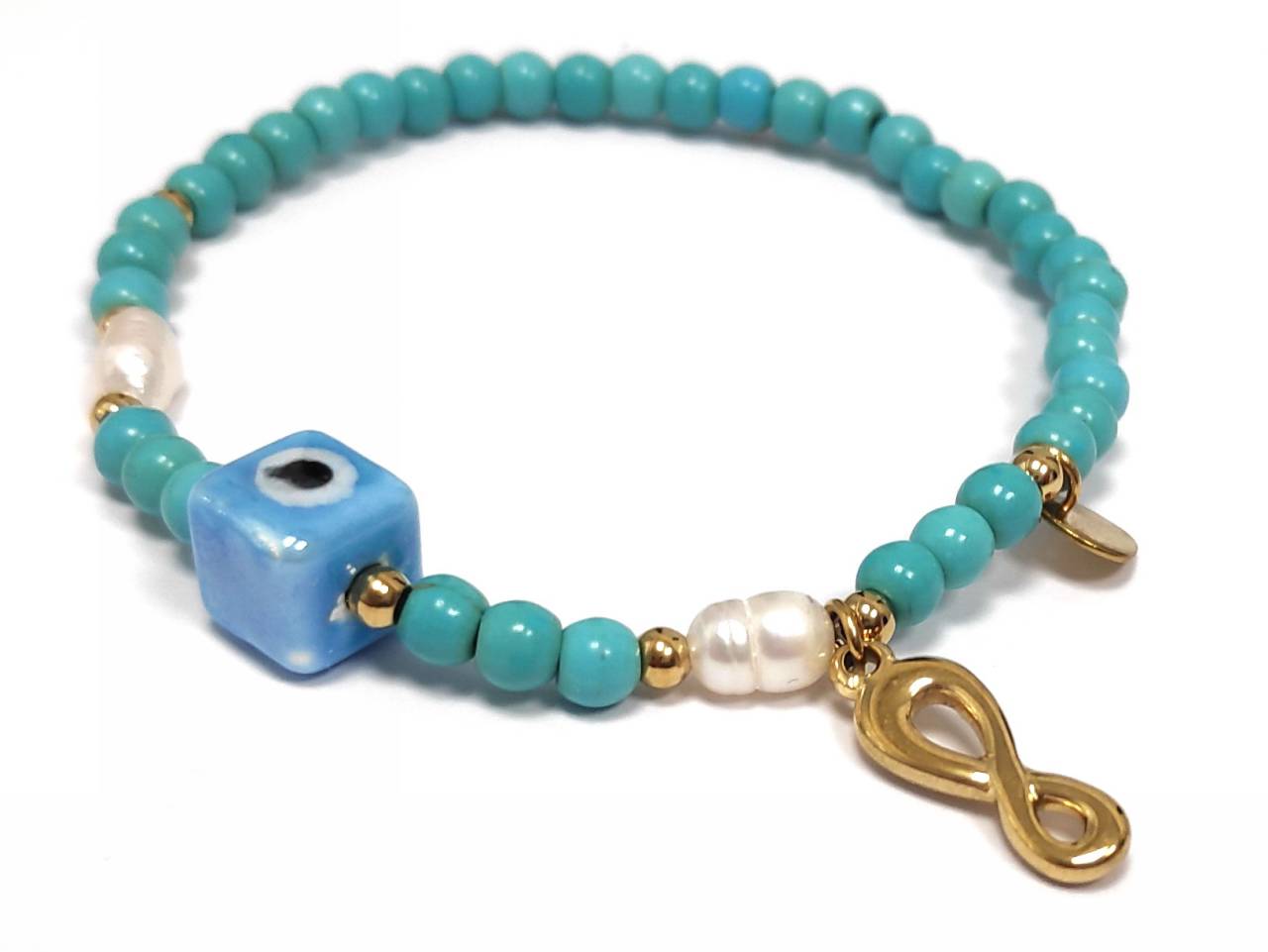 Γυναικείο Βραχιόλι με Γαλαζοπράσινες Χάντρες, Πέρλες και Μεταλλικές Λεπτομέρειες Χρυσού Χρώματος | 2412-309X