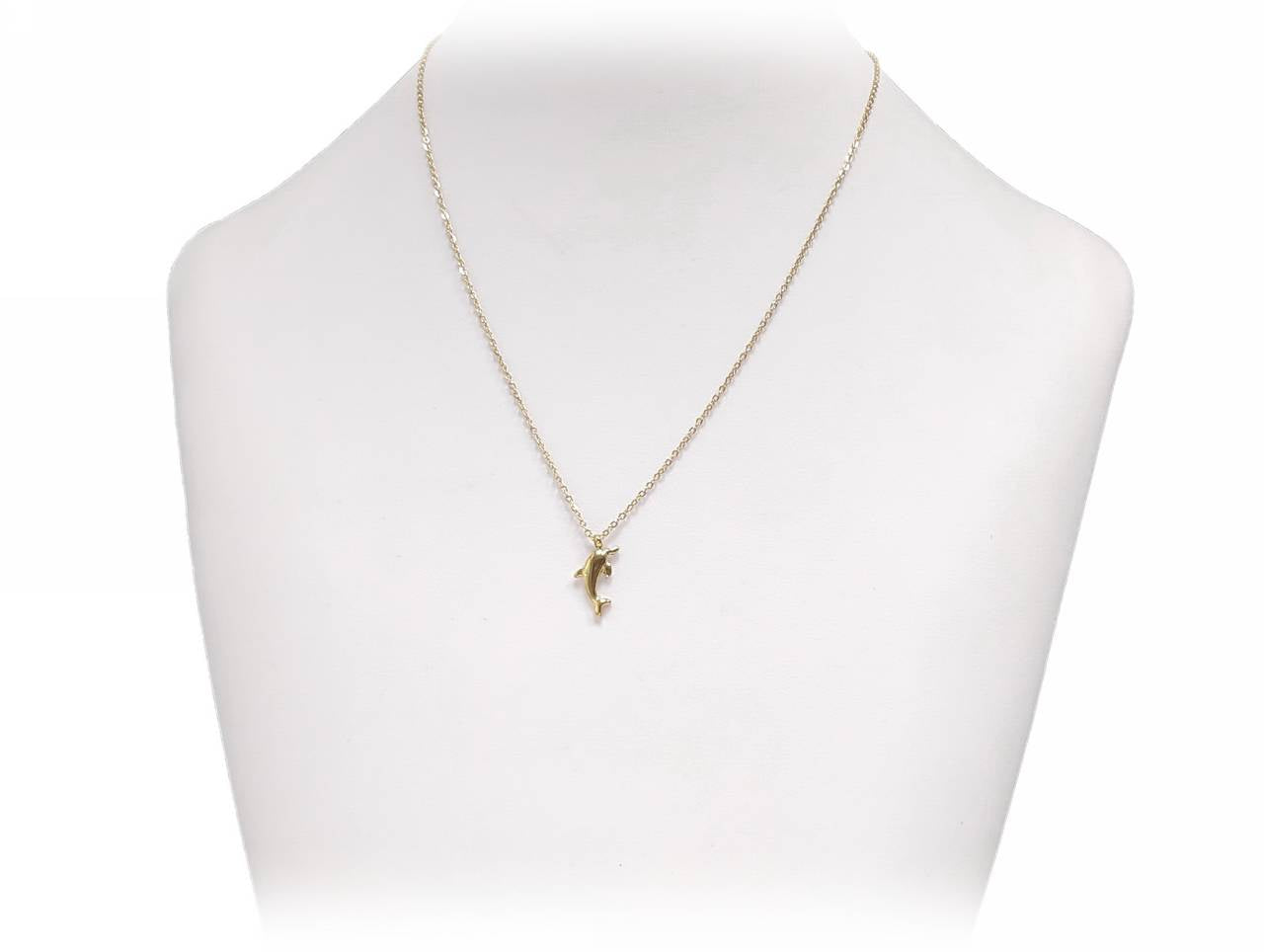 Χρυσό Γυναικείο Κολιέ με Κρεμαστό Διακοσμητικό Δελφίνι και Λεπτή Αλυσίδα | 2412-405X