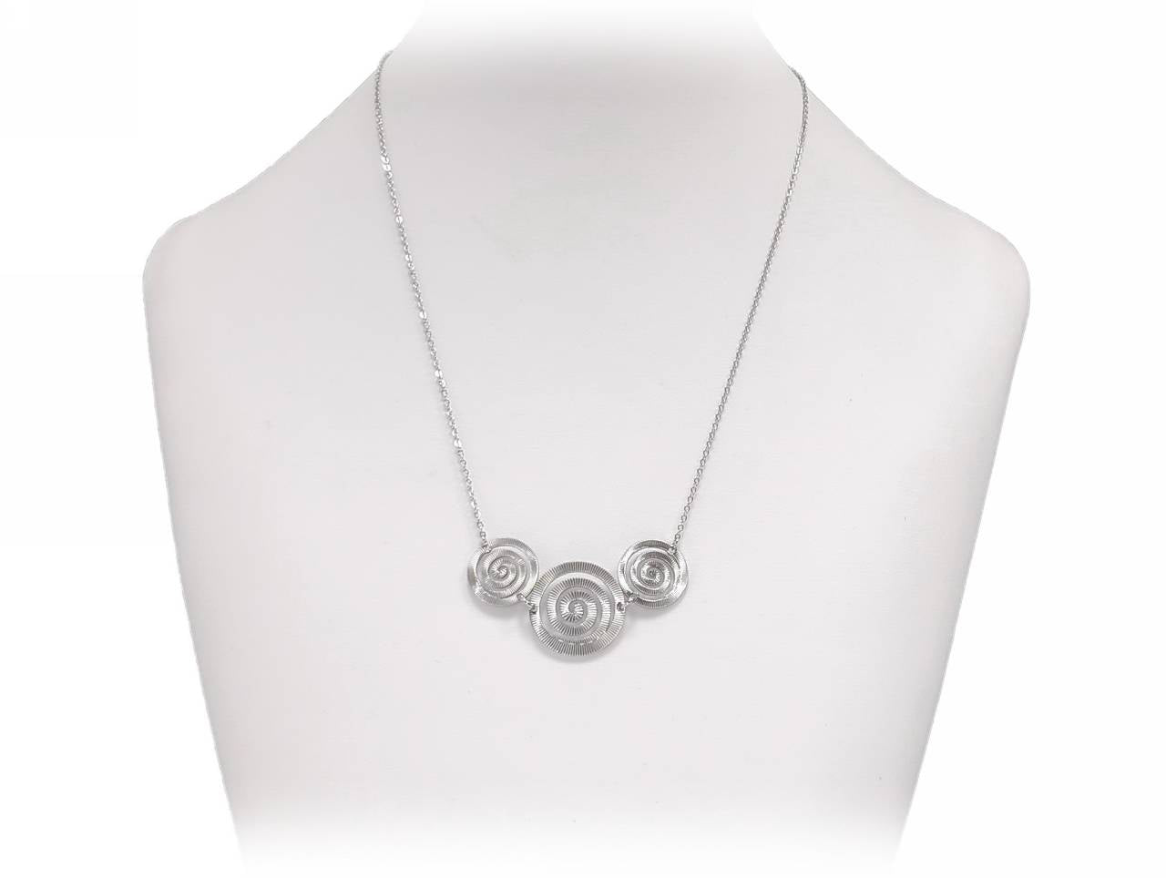 Κολιέ με Ασημί Ηλιακά Μοτίβα και Τρισδιάστατες Σπείρες | 2412-527A