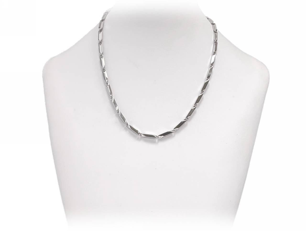 Κομψό Γυναικείο Ασημί Κολιέ με Τραπεζοειδή Στοιχεία | 2412-569Α