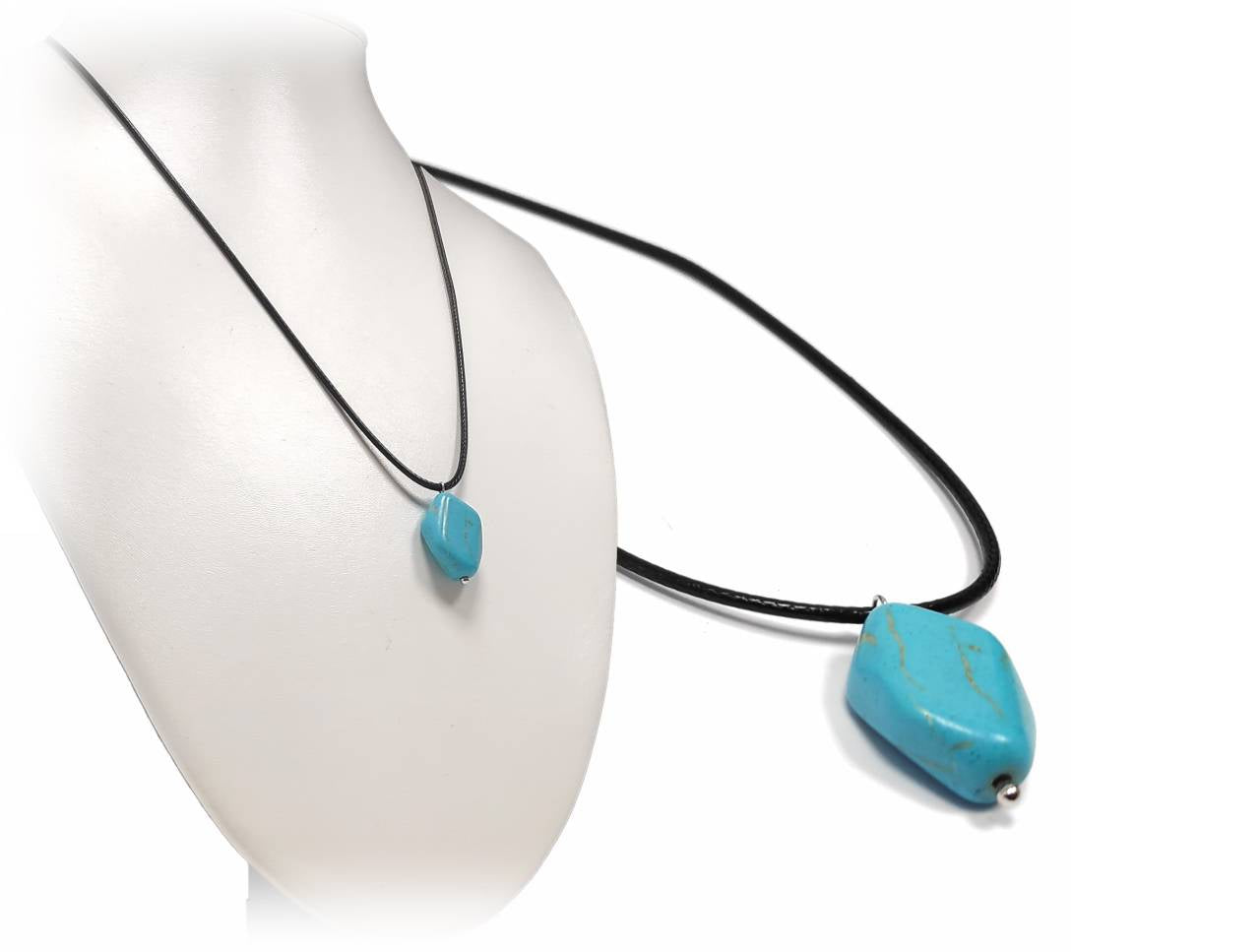 Γυναικείο Κολιέ με Μαύρο Δερμάτινο Λουρί και Μεγάλη Τιρκουάζ Πέτρα | 2411-204T