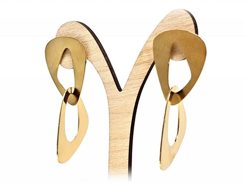 Χρυσά γυναικεία σκουλαρίκια με μοντέρνο γεωμετρικό σχέδιο