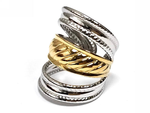Two-tone Ring with Carved Details